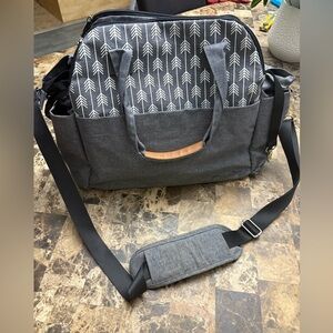Lekebaby Large Diaper Bag Tote Grey Arrow Print w/ Changing Pad Included